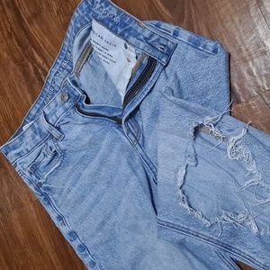 American Eagle mom straight jean